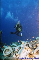 What is all this garbage??? Sharm El Shaikh, Canon eos 1n... by Luigi Carta 